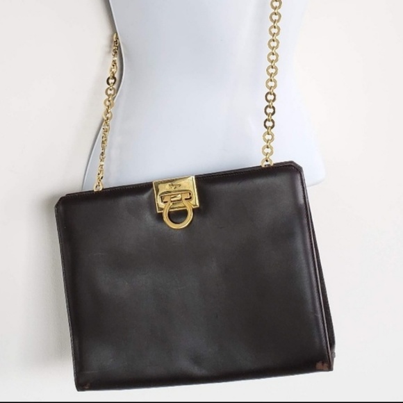 FERRAGAMO leather clutch with gold strap - Picture 2 of 8